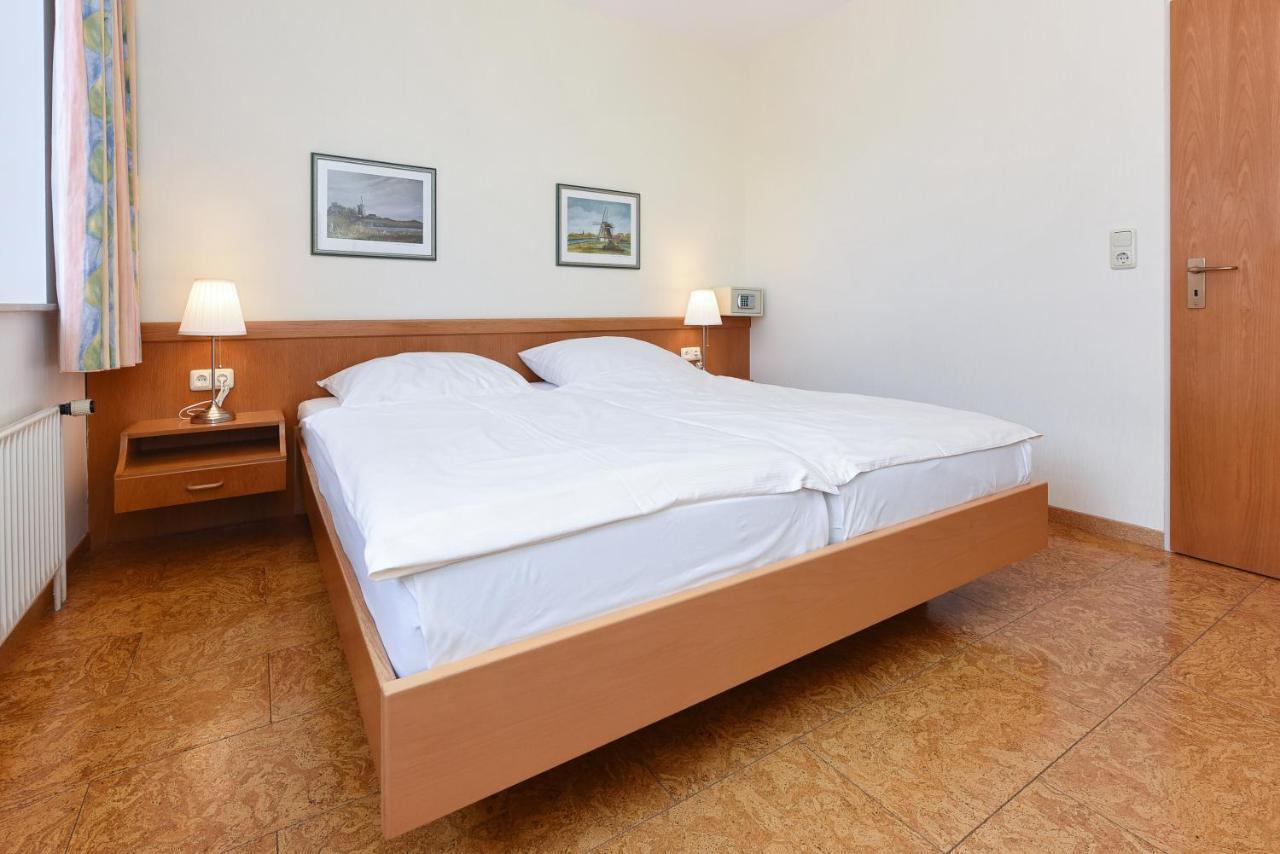 בנסרסיל Hotel-Pension Stoertebeker מראה חיצוני תמונה