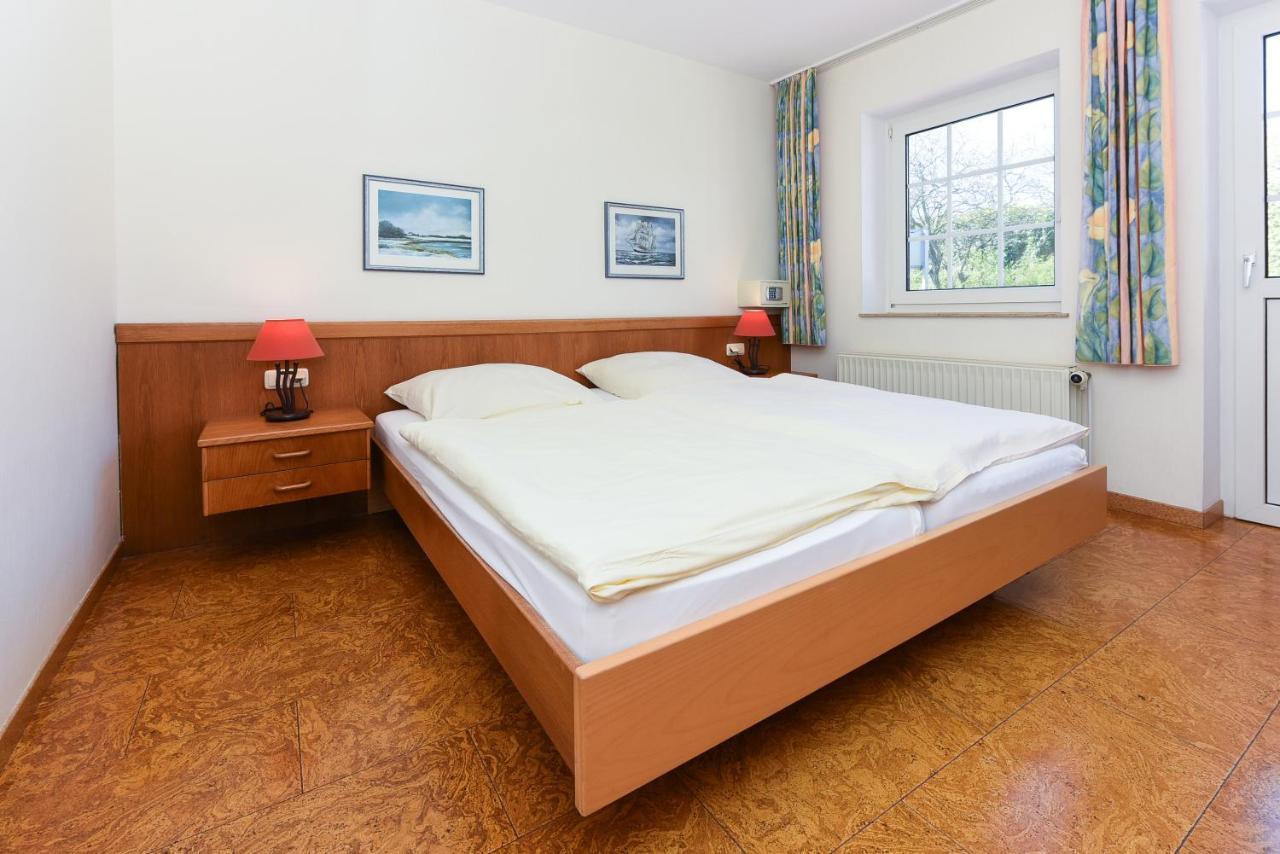 בנסרסיל Hotel-Pension Stoertebeker מראה חיצוני תמונה