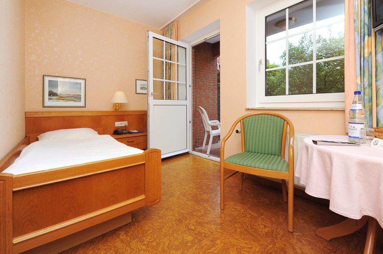 בנסרסיל Hotel-Pension Stoertebeker מראה חיצוני תמונה