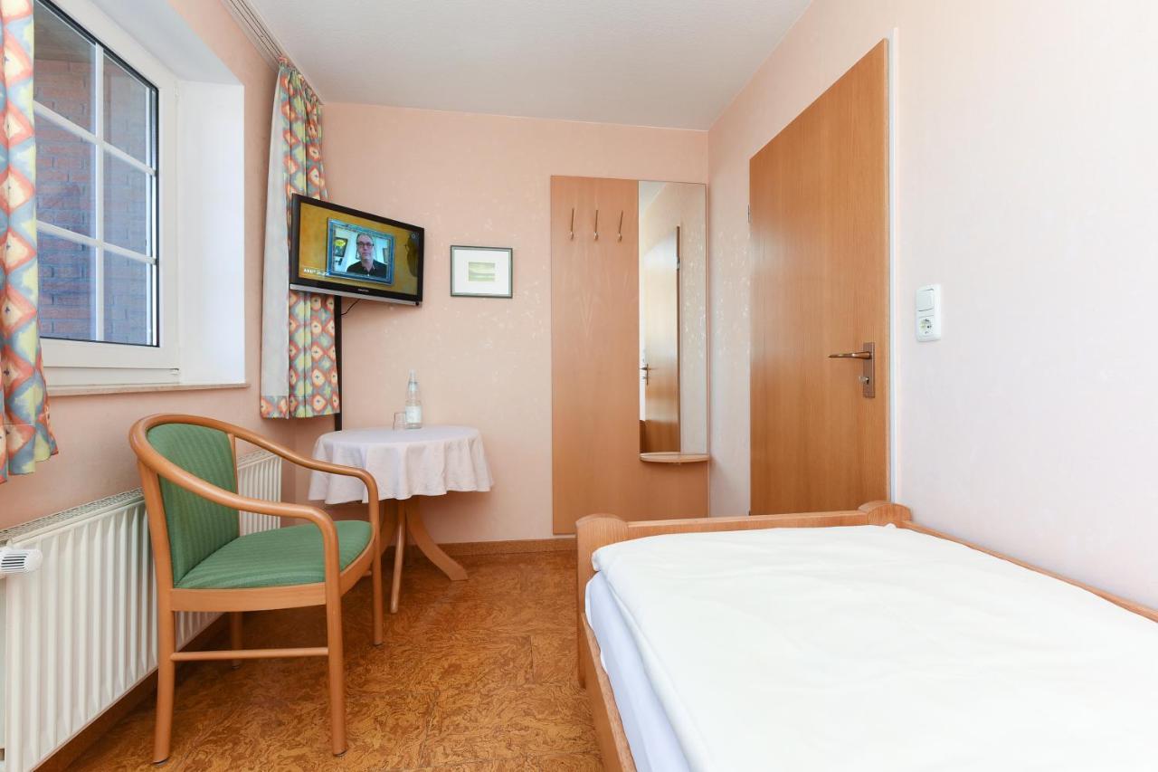 בנסרסיל Hotel-Pension Stoertebeker מראה חיצוני תמונה