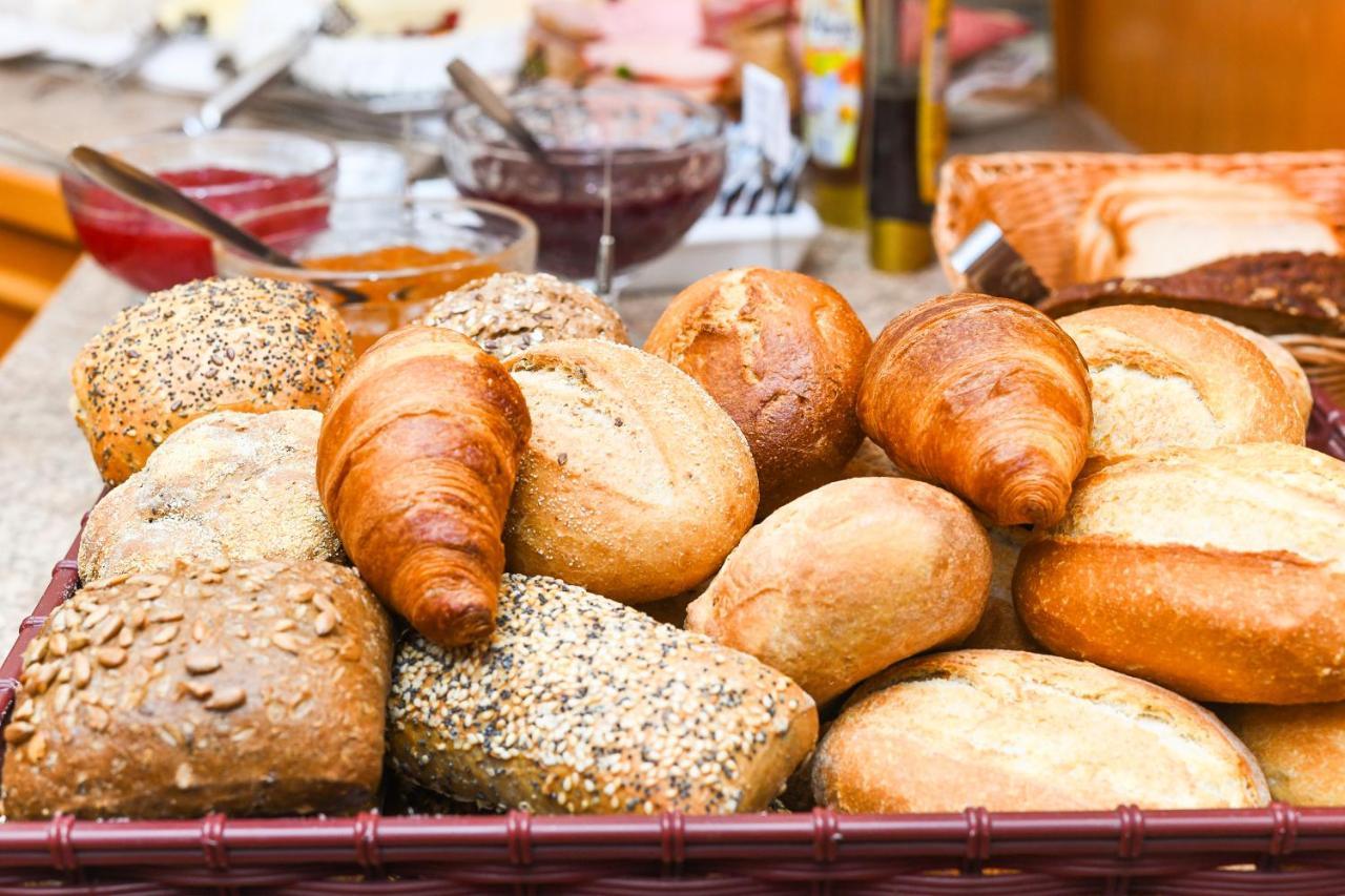 בנסרסיל Hotel-Pension Stoertebeker מראה חיצוני תמונה