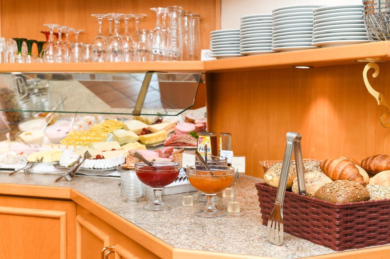 בנסרסיל Hotel-Pension Stoertebeker מראה חיצוני תמונה