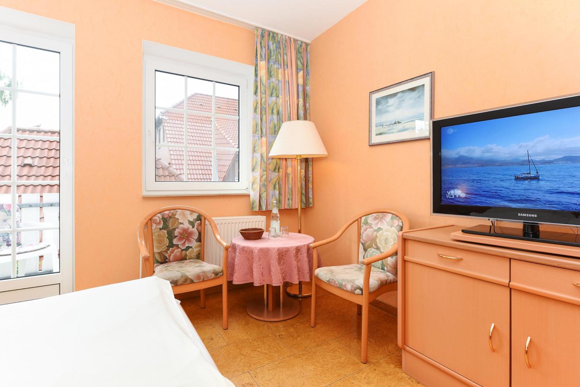 בנסרסיל Hotel-Pension Stoertebeker מראה חיצוני תמונה